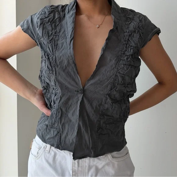 Sarah Pacini Charcoal Crinkled Short Sleeve Blouse - Medium - Picture 2 of 6